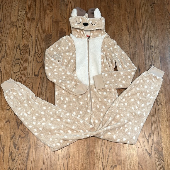 JACYLN INTIMATES- deer onesie. Size M - Picture 10 of 10